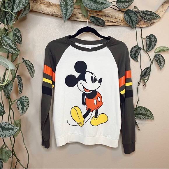 🌿Disney Mickey Long Sleeve Sweater Shirt🌿 - Picture 3 of 6